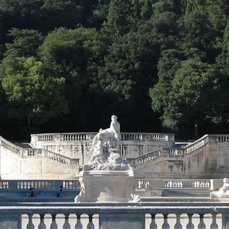 Le Patio De Mathilde & Fred 님